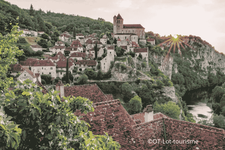 Saint-Cirq-Lapopie dans le Lot (46)