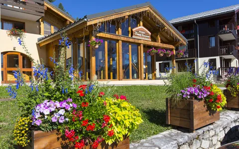 Résidence Beauregard à Valmorel - extérieur été