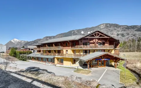 Résidence Grand Massif à Morillon - extérieur été