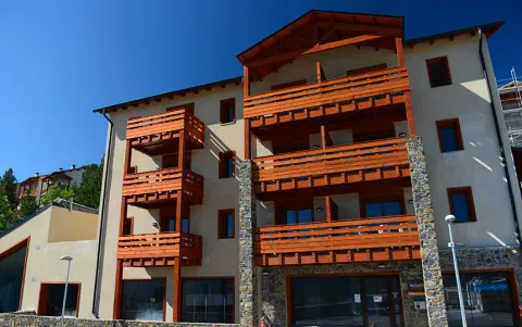 Résidence Les Chalets de l'Isard aux Angles - extérieur été