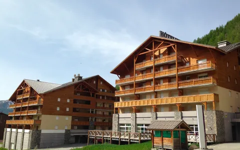 Résidence Les Chalets du verdon à la Foux d'Allos - Extérieur été