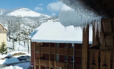 Résidence La Vallée d'ax Pyrénées Ariégeoises en hiver