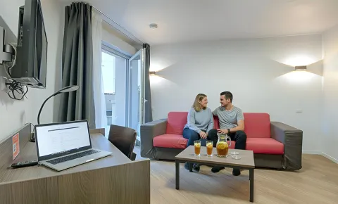 Salon - Quai de Marne - Couple