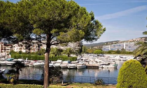 Résidence Vacancéole Carré Marine Mandelieu Côte d'Azur