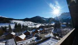 Résidence Les Gentianes à Gresse en Vercors - balcon hiver