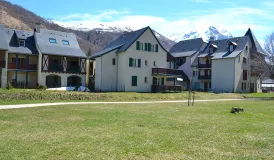 Résidence Les Jardins de Balnéa à Loudenvielle - extérieur été