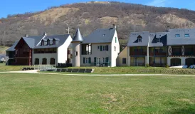 Résidence Les Jardins de Balnéa à Loudenvielle - extérieur été